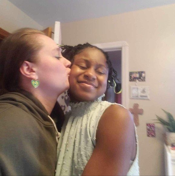 Meet your Poshers, Grabbiee!!! - Picture 14 of 14